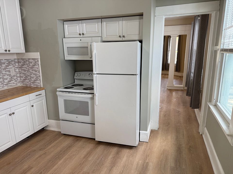 Kitchen going into dining room/living room