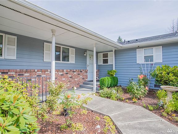 Great front porch!