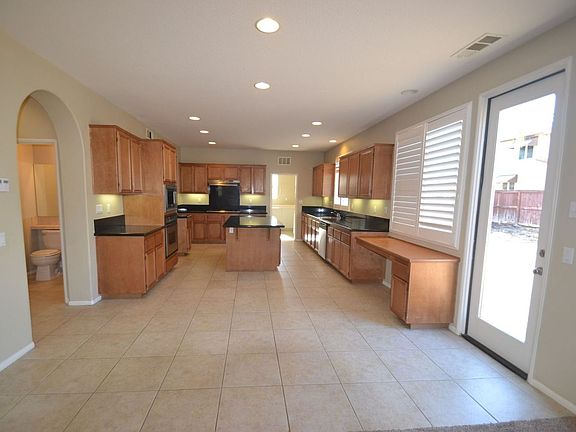 4th image of 27896 Auburn Ln