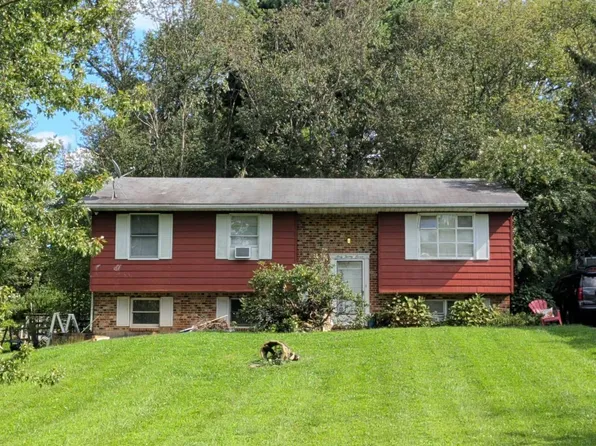 6027 Fairfield Ln, Sykesville, MD 21784