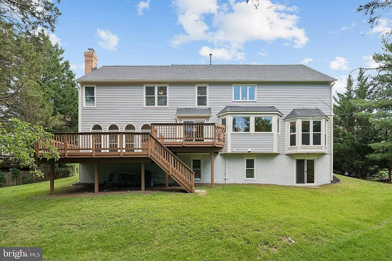 5 bed, 4637 sqft, $5,500 — Photo 3