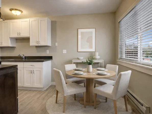 Breezy Apartments, 802 Harrington Ave NE APT 9, Renton, WA 98056