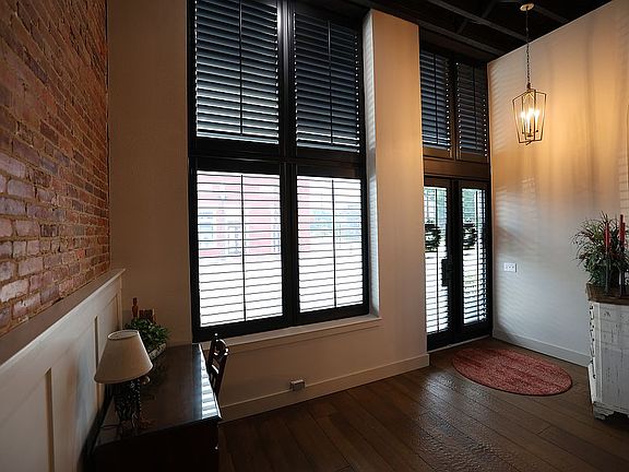 Entry/Foyer