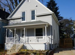 1910 E Iron St, Milwaukee, WI 53207