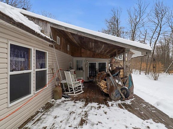 4th image of 389 Buck Hill Road East
