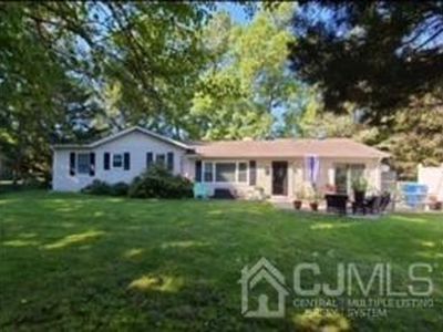 15 Avenue C, Monroe Township, NJ, 08831