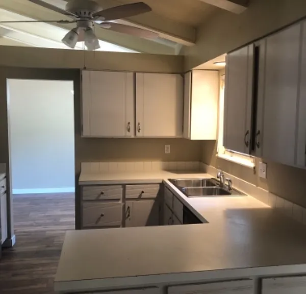 2253 Iroquois Dr — Photo 6