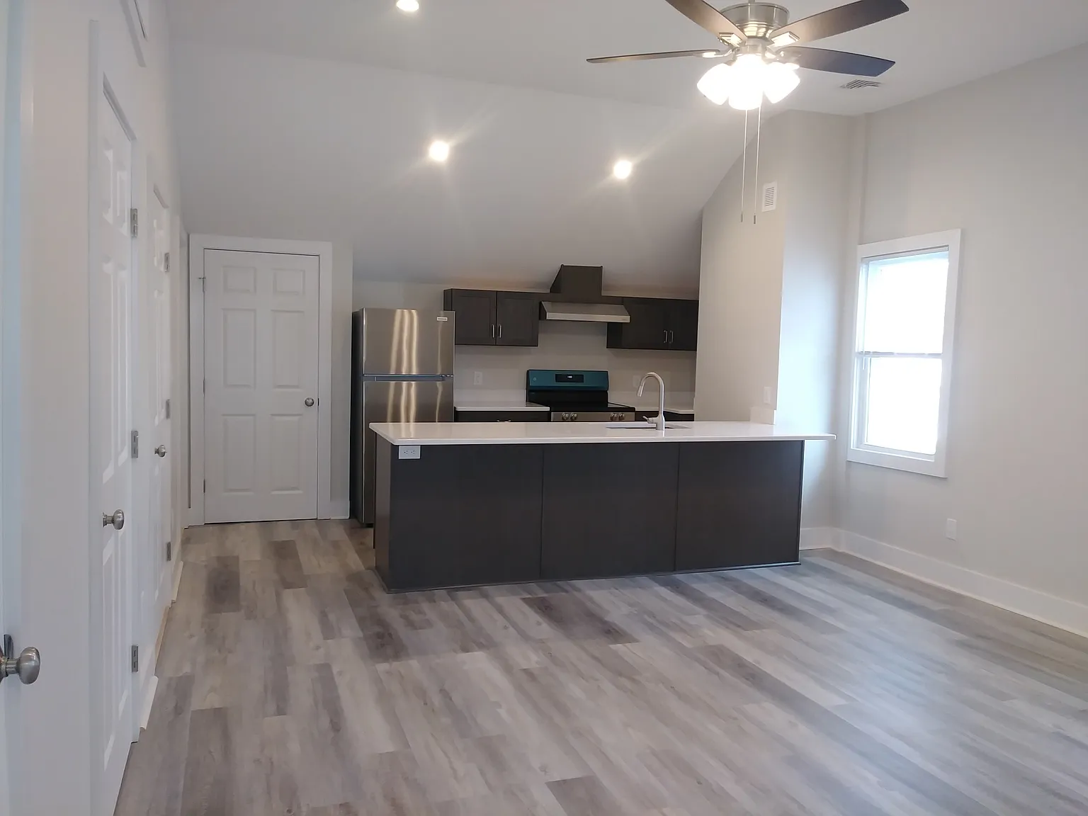 1 bed, 775 sqft, $2,200 — Photo 4