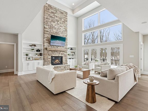 3rd image of 510 Newcomen Rd #F1p