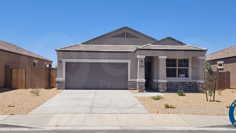 1645 N Westfall Trl