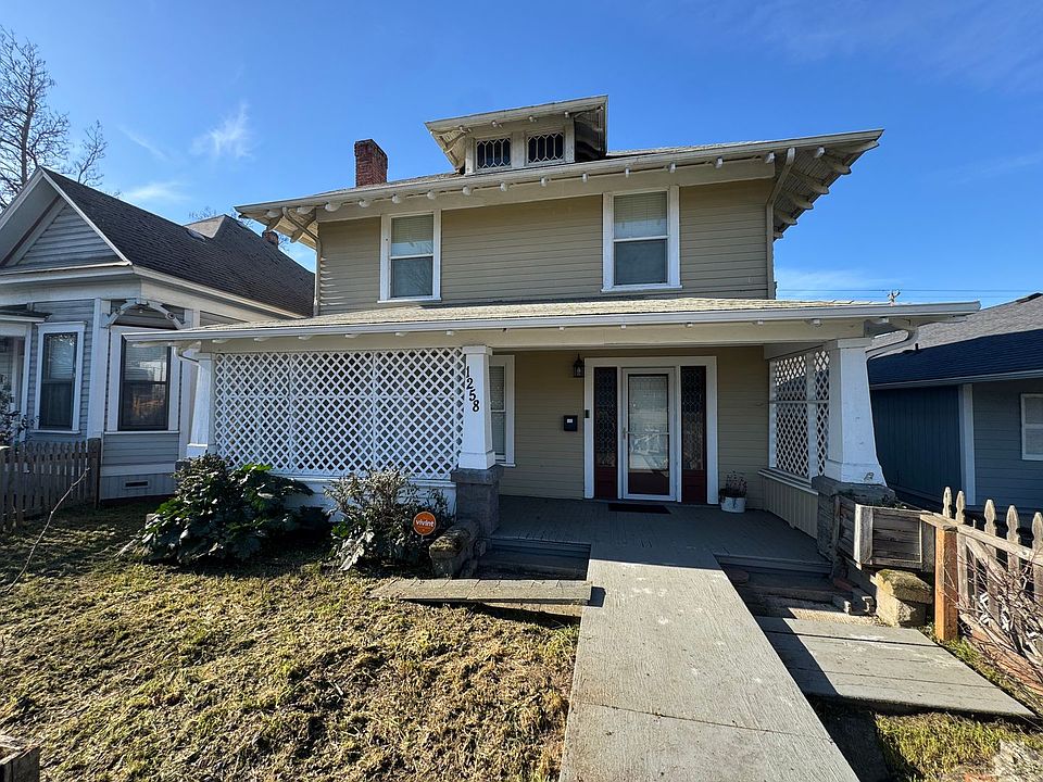1st image of 1258 SE Pine St