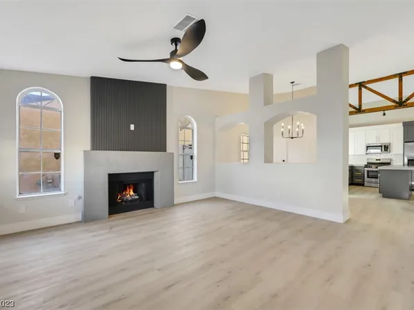 2313 Florissant Dr, Las Vegas, NV 89128
