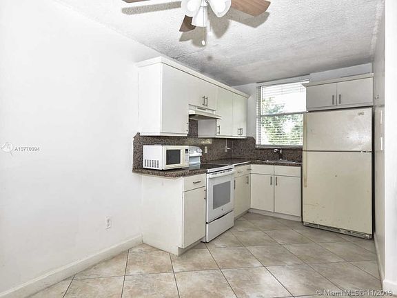 5th image of 1801 S Treasure Dr APT 212A