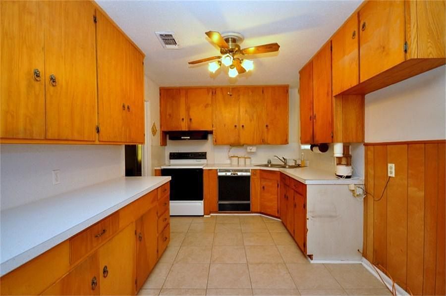 2nd image of 1957 Ridgecrest Dr