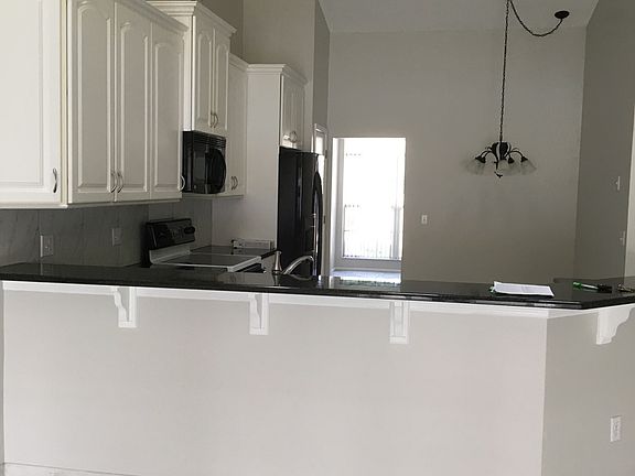 5th image of 2558 Rolling Broak Dr