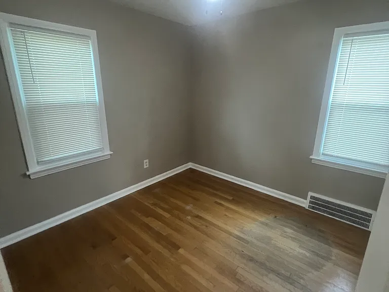 21301 Audette St — Photo 12