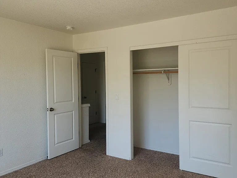 4035 SE 124th Ave — Photo 4