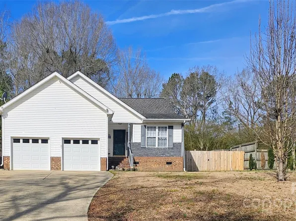 82 Dogwood Ln, Albemarle, NC 28001