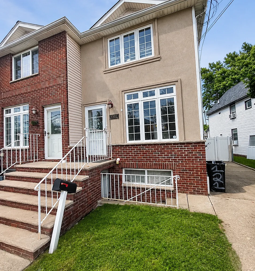 3 bed, 1.5 bath, 1350 sqft, $3,500 — Photo 1