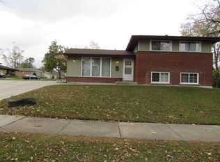 328 Serena Dr, Chicago Heights, IL 60411