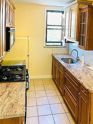 4th image of 35-01 Ditmars Blvd #2F