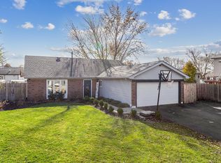 647 Rockhurst Rd, Bolingbrook, IL 60440