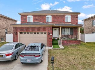 9957 Tuxedo St, Dearborn, MI