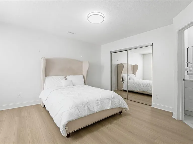 904 Wentworth Ct — Photo 17
