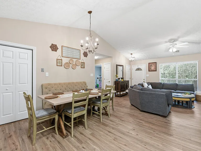 8400 Lesley Marie Ln — Photo 8