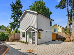 6755 25th Ave NW #2, Seattle, WA 98117