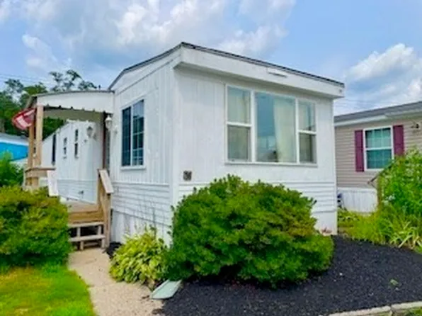 131 Washington St Trlr 36, Foxboro, MA 02035