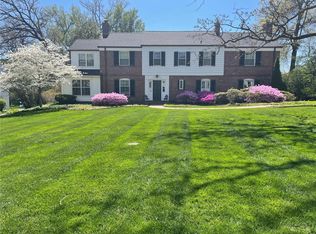 30 Loren Woods, Saint Louis, MO 63124