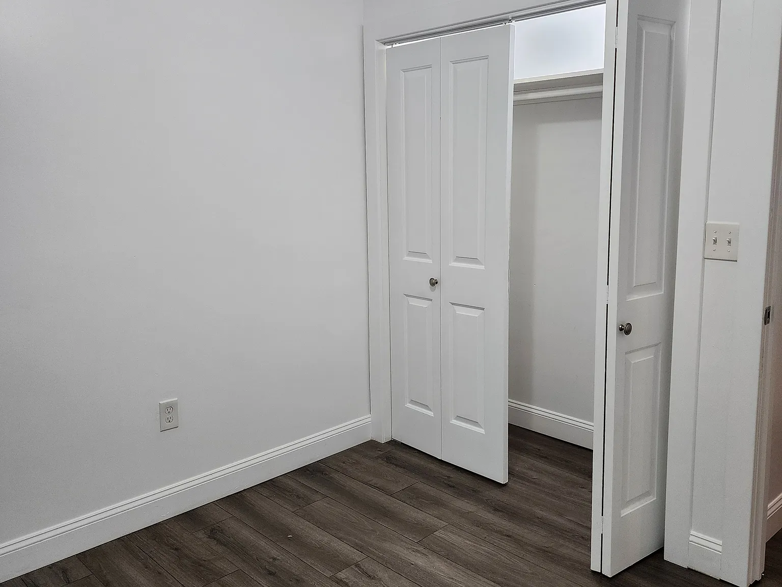 2 bed, 1000 sqft, $2,400 — Photo 4