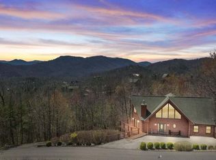 2734 Cats Paw Ln, Sevierville, TN 37862