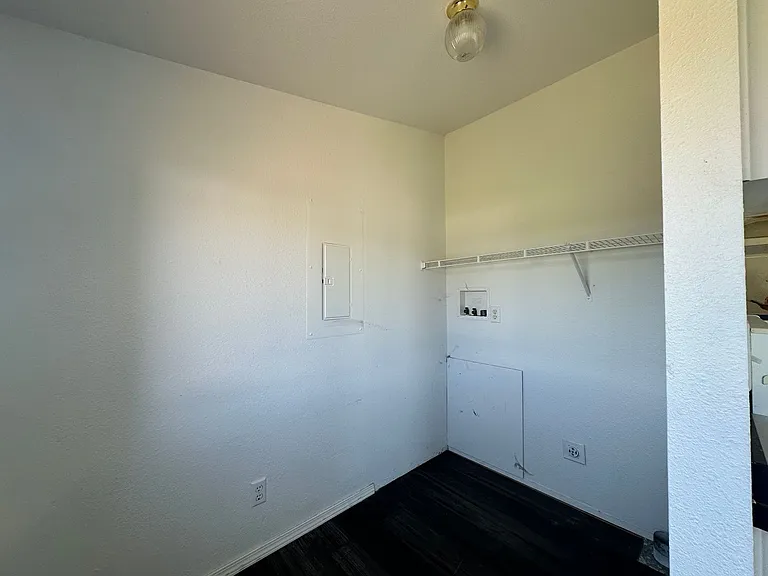 4655 NE Elliott Cir — Photo 8
