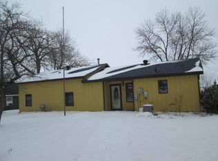 826 N Lake Dr, Watertown, SD 57201
