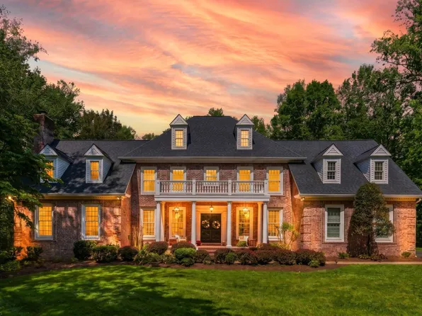5 Carroll Run Ct, Phoenix, MD 21131