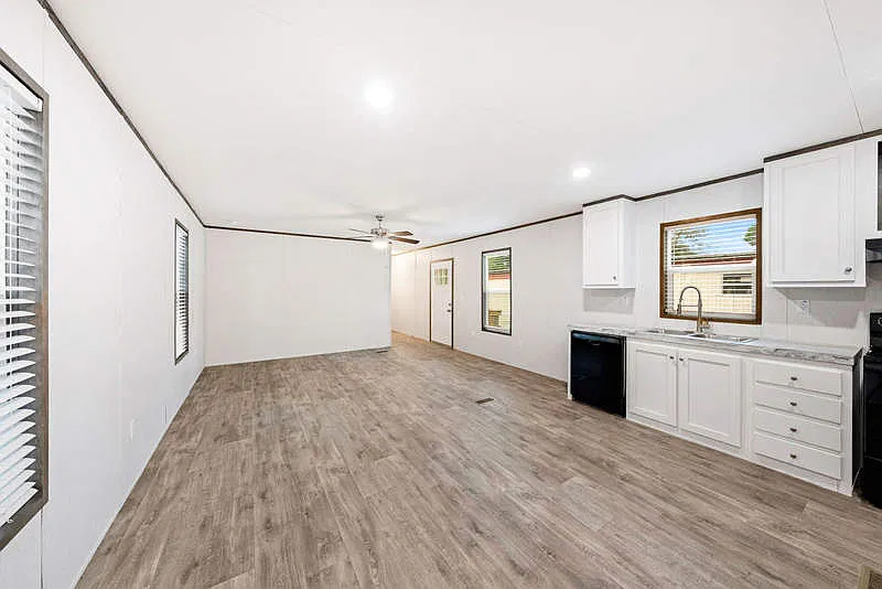 3 bed, 2.0 bath, 1056 sqft, $1,499 — Photo 3