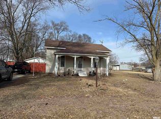 315 N 4th St, Oquawka, IL 61469