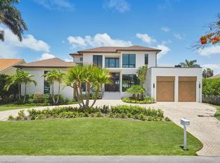 595 16th Ave S, Naples, FL 34102