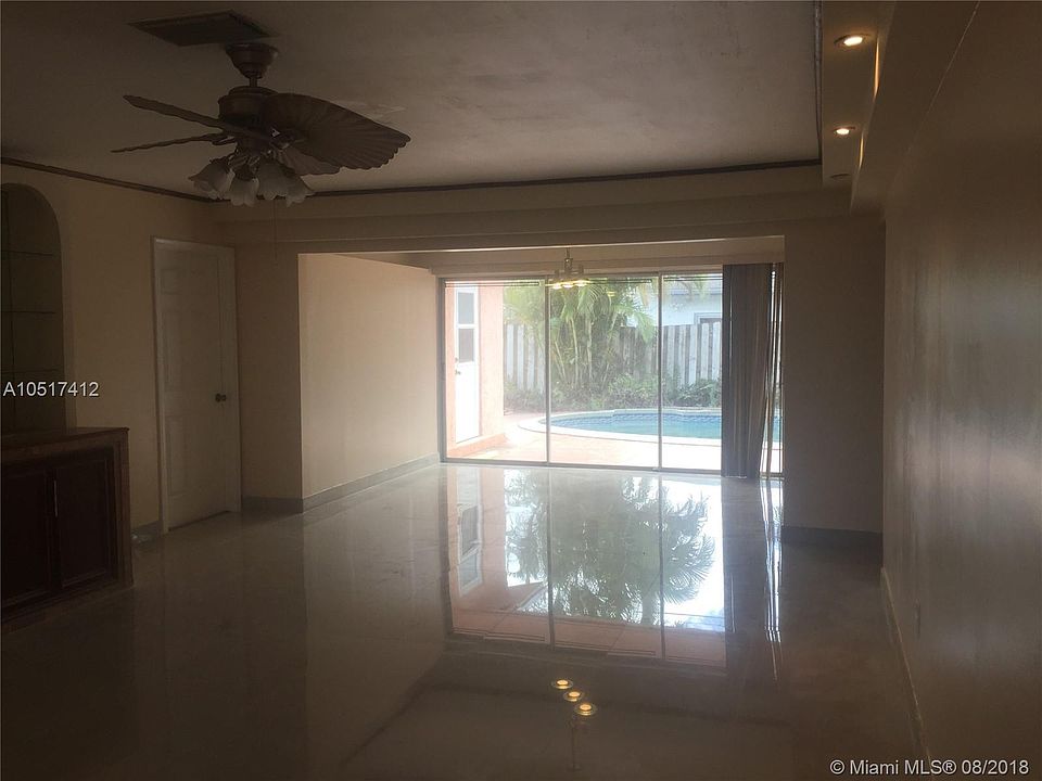 1st image of 11420 NW 41st St