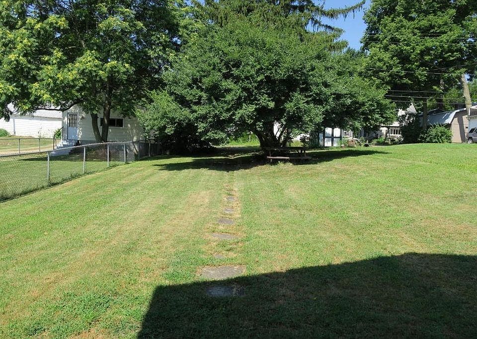 2nd image of 183 1/2 N Sandusky St