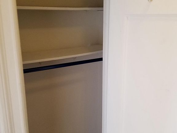 3rd image of 3 Sherwood Ter APT 3L