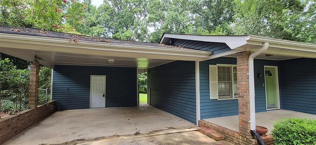 3 bed, 2.0 bath, 1085 sqft, $1,650 — Photo 2