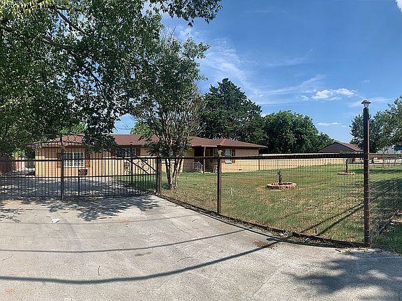 4th image of 112 N Forest Hill Dr