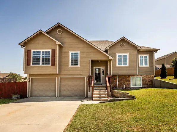 1919 Lydia Ln, Junction City, KS 66441