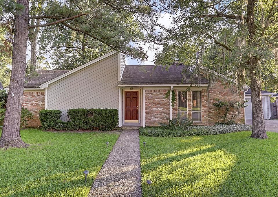 1st image of 15603 Winding Moss Dr