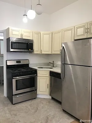 Rented by Oxford Property Group | media 18