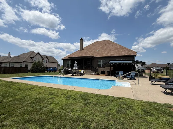 450 Cobblestone Way, Mount Juliet, TN 37122