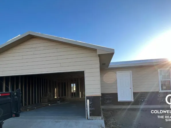 520 Sarah St, Garden City, KS 67846